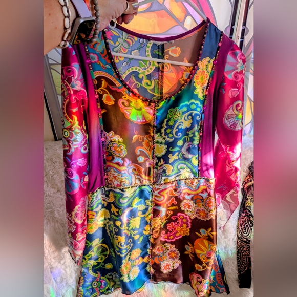 Johnny Was - Multicolor Floral Satin Patchwork Bell-Sleeve Tunic - Picture 3 of 5